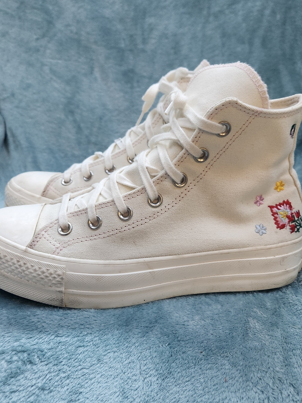 Converse Return To Festival High-Top Canvas Sneakers Embroidered Flowers - Cream